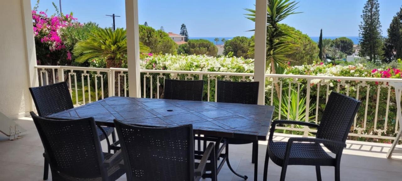 Villa Neyla Four Bedroom Coral Bay Beach Front Extérieur photo